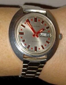 Vintage 1972 Bulova Jet Star Automatic Day Date Watch - Great working condition