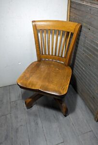 Antique Milwaukee Chair Co. Mission Oak Wood Swivel Banker Lawyer Desk Chair