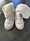 The North Face Boots Womens 9 Winter Pull On Round Toe Beige Faux Fur Fabric