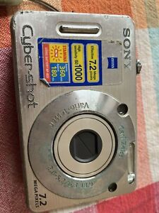 Sony Cybershot Carl Zeiss DSC-W70 Digital Camera Battery/Charger & Memory Card