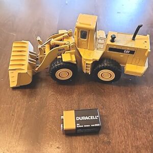 ERTL 1:50 Scale Caterpillar 988B Wheel Loader Construction Diecast Toy BROKEN