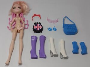 Monster High Ghoulbrities In London Viperine And Accessories For Elissabat &...