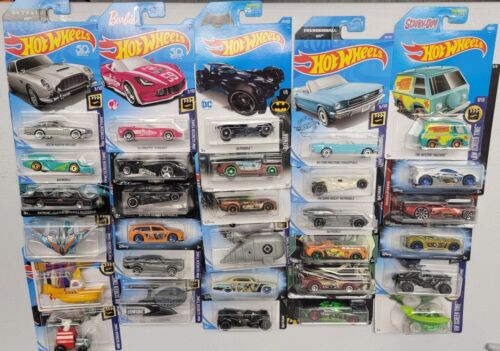 Hot Wheels HW Screen Time Movie Lot Of 30 1/64 Scale Diecast Vehicles (F)