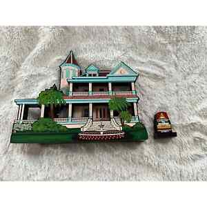Sheila’s Collectibles # FL107 Southernmost House w/ Sign Key West in Box
