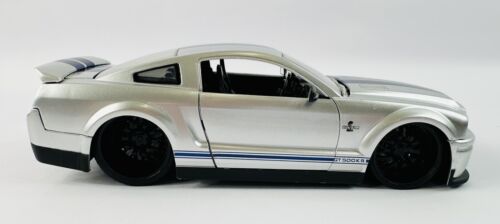 New ListingJada Bigtime Muscle 1:24 Scale - 2008 Ford Shelby GT-500KR