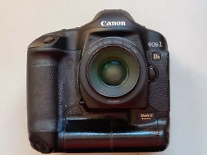 Canon EOS 1DS Mark II 16.7MP Digital SLR Camera - Black w/ 50mm f1.8 lens