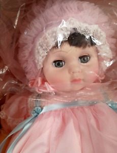 Vintage Madame Alexander MARY MINE 6450 18” Baby Doll in Original Box & Hangtag