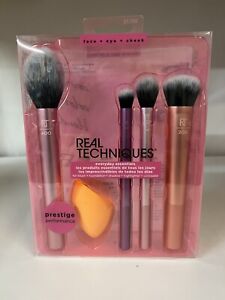Real Techniques Everyday Essentials Brush Set - Pack of 5 New Unopened Box