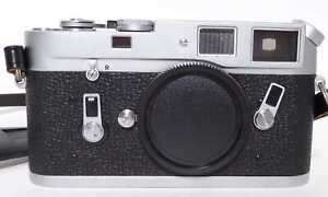 Leica M4 35mm Rangefinder Camera - Chrome