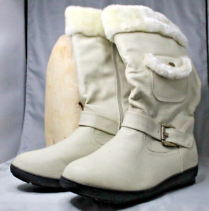 Reneeze Snow Boots Women Size 9 Beige Plush Inside Gently Worn Functional Pocket