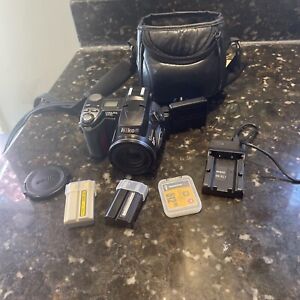 Nikkon Coolpix 8700 digital camera with 3 batteries, SD card charger and case