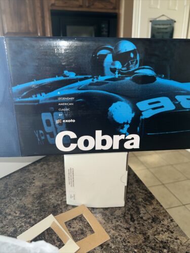 1/18 Cobra - Legendary American Classic by Exoto