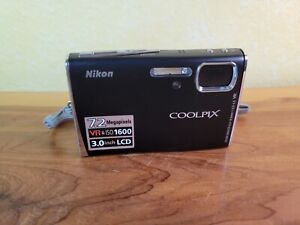 Nikon COOLPIX S50 7.2MP Digital Camera w/ Charger, Case, 1 Battery Tested