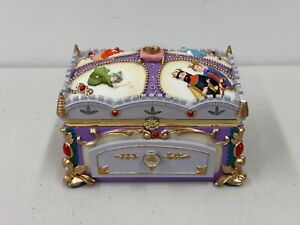 Disney Sleeping Beauty Princess Aurora & Prince Phillip Deluxe Music Jewelry Box