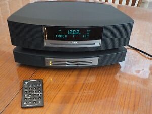 Bose Wave Music System CD AM/FM Radio. With Multi-CD Changer and Remote Control