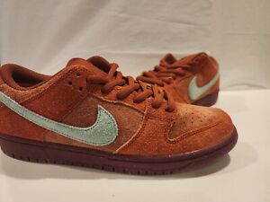 Nike SB Dunk Low Mystic Red Rosewood Size 9 DV5429-601
