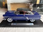 Welly 1953 Ford Crestline Sunliner 1:18 Scale Blue & Black Diecast Collectible