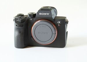 New ListingSony a7R IV 61MP Full Frame Mirrorless Camera Body with 9002 Shutter Count