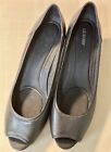 Liz Baker Navy Blue Office Heels Shoes women's size 11 medium width (CT)