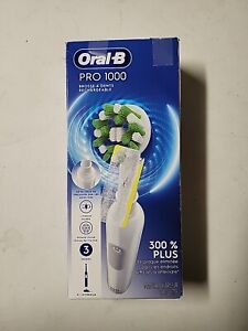 Oral-B Pro 1000 3d Cross Action Rechargeable Toothbrush - Open Box