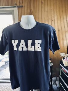 Vintage Yale University T-Shirt Classic Bulldogs Tee Size Large Heavy Cotton