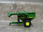 Ertl 1/64 John Deere 500 Grain Cart Farm Toy