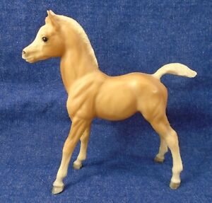 Traditional Breyer Family Arabian Foal Matte Palamino Model Horse #6 Figurine