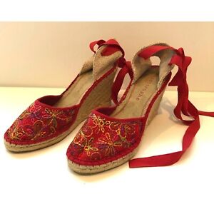 Apostrophe Shoes Red Espadrille Embroidered Wedge Size 7.5 Wrap Ankles