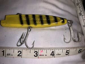LOT OF 7 BIG MUSKY SALMON OR OCEAN BILLED FISH LURES BIG FISH BAIT OLD TACKLE US