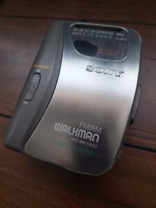 Sony Walkman WM-FX323 cassette player AM/FM radio, tested & working!