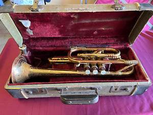 Getzen Super Deluxe Vintage cornet And Og Case Burgundy Interior