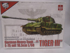FIST OF WAR MODEL COLLECT #35013 1/35 SCALE TIGER III NEW IN DAMAGED BOX