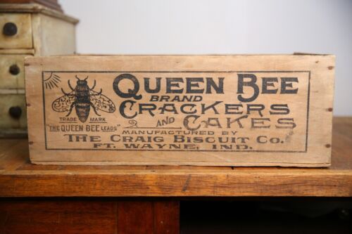New ListingVintage Queen Bee Crackers Cakes Biscuit Wood Crate Box Fort Wayne Indiana
