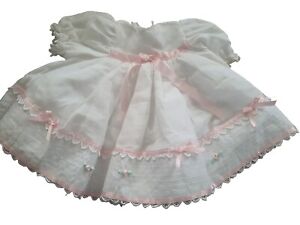 Vtg Madame Alexander PUSSY CAT White Dress Pink Bows Embroidery 2004