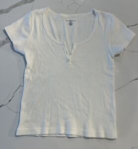Brandy Melville 100% cotton Fitted T-Shirt,  3 button split neck, off white