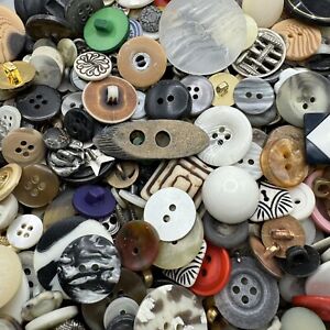 KILLER LOT!!!  5 lbs MIXED LOT OF ALL TYPES OF PREMIUM BUTTONS