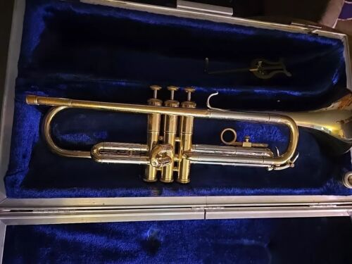 1963 REYNOLDS MEDALIST Trumpet With Mouthpiece Vintage Brass With Case RMC