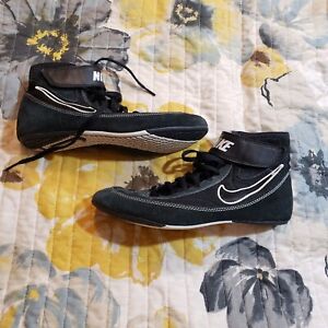 Nike Wrestling Shoes 10.5in Long. We have looked for the size but can't find it