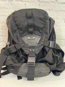 Oakley Icon 3.0 Tactical Backpack Stealth Black - Military Hiking Nylon