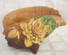 Lovely Roseville Conch Shell Vase - Water Lily 438-8
