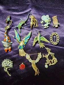 Vintage Lot Of 13 Brooches