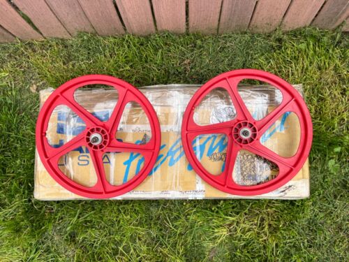 Peregrine Masters Red BMX Wheels Mags
