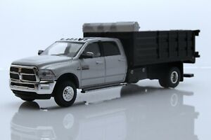 2018 Dodge Ram 3500 Dump Truck Dually Pickup 1:64 Scale Diecast Model Silver