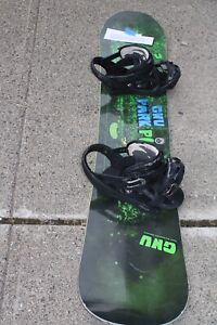 Gnu Park Pickle 156cm Wide SNOWBOARD with Large Flux Bindings