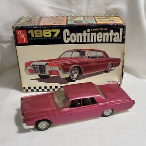 VINTAGE 1967 AMT LINCOLN CONTINENTAL 1:25 SCALE MODEL KIT #6427-200-BUILT+BOX!