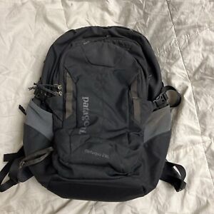 Patagonia Men's Refugio Daypack 28L Black Laptop Backpack Zipper Pockets