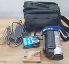 Sony Handycam Model CCD-TR818 Video Hi8 Recorder w Bag & 3 Cassette Videotapes