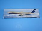 FLIGHT MINIATURES UNITED BOEING 767-200  1/200 SCALE PLASTIC SNAP-FIT MODEL NIB