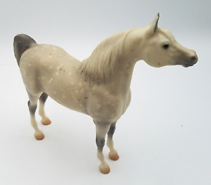 Breyer Horse 839 Proud Arabian Stallion Light Dappled Gray White Mane