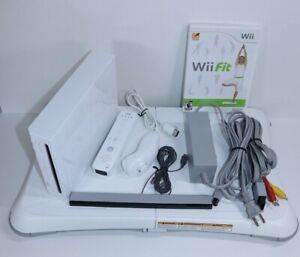 NINTENDO WII FIT CONSOLE BUNDLE WITH BALANCE BOARD GENUINE CONTROLLERS EXCELLENT